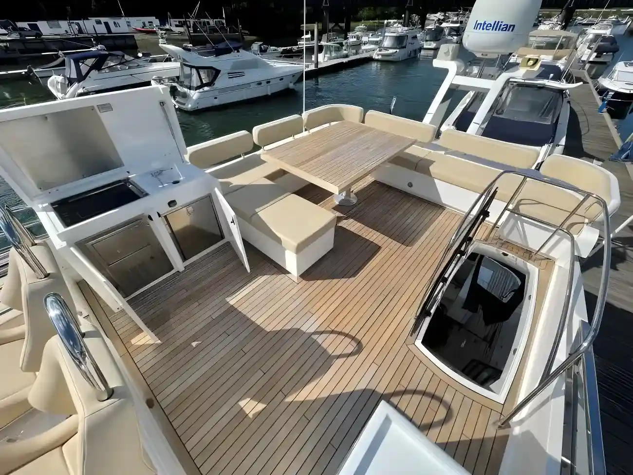 Thumbnail von Fairline Squadron 58