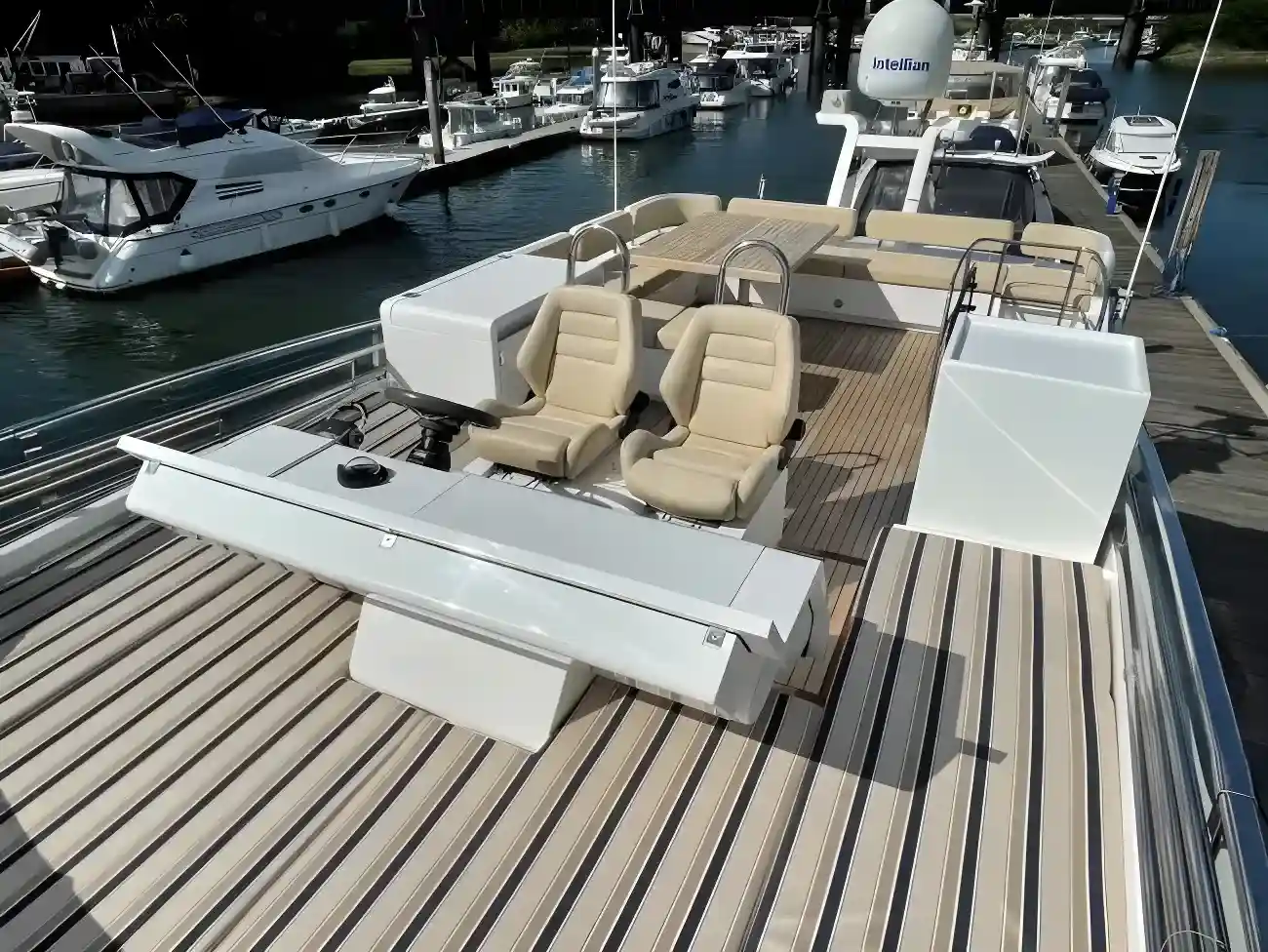 Thumbnail von Fairline Squadron 58