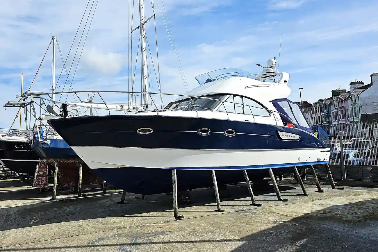 Beneteau Antares 12 Fly Cruising HEATHER B