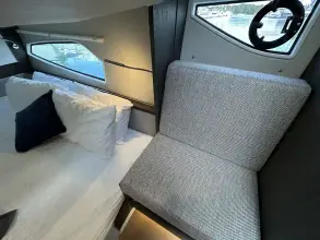 Thumbnail von Sealine C335 As New Condition