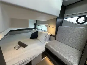 Thumbnail von Sealine C335 As New Condition