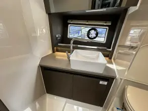 Thumbnail von Sealine C335 As New Condition