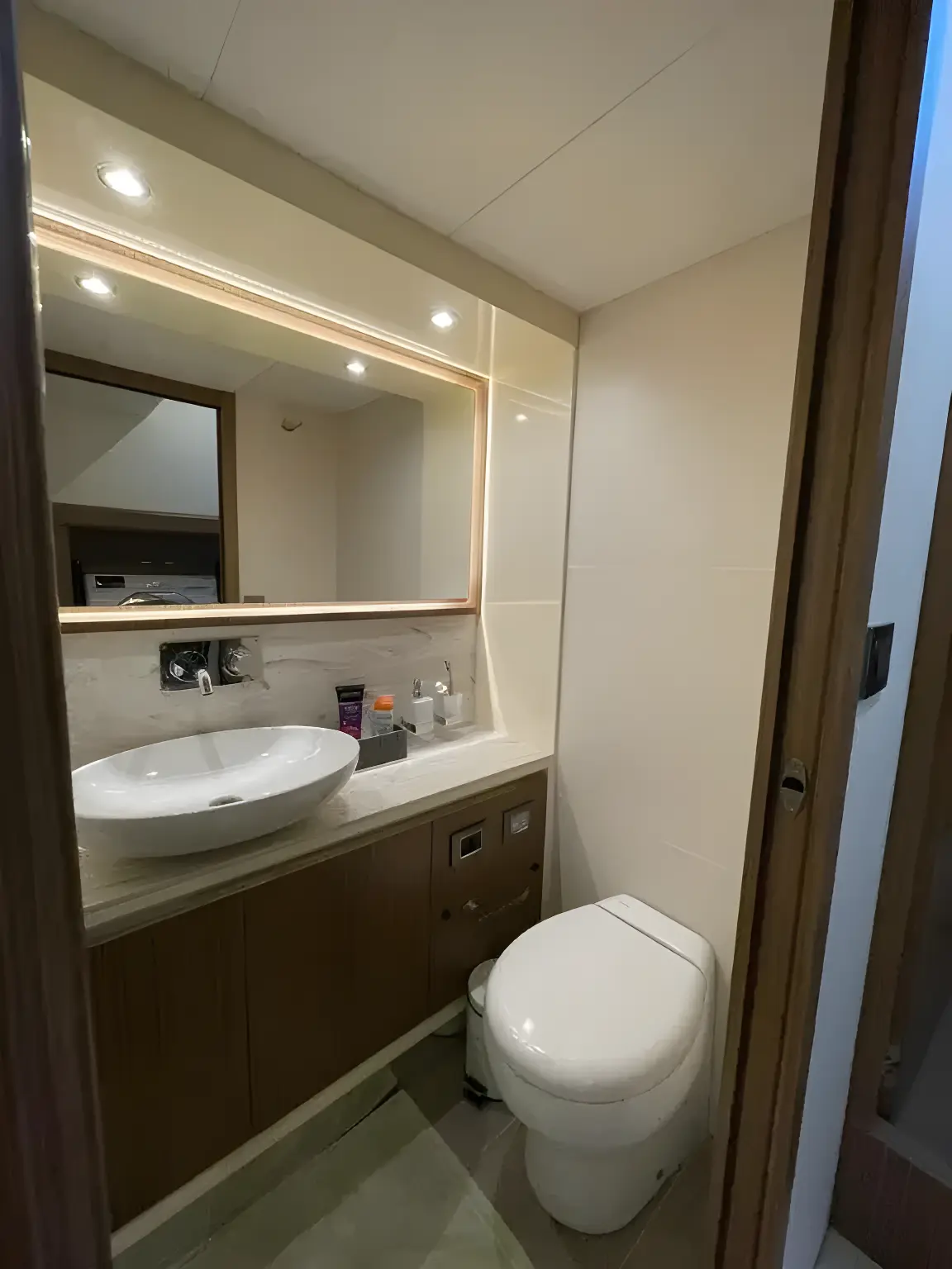 Thumbnail von Absolute 52