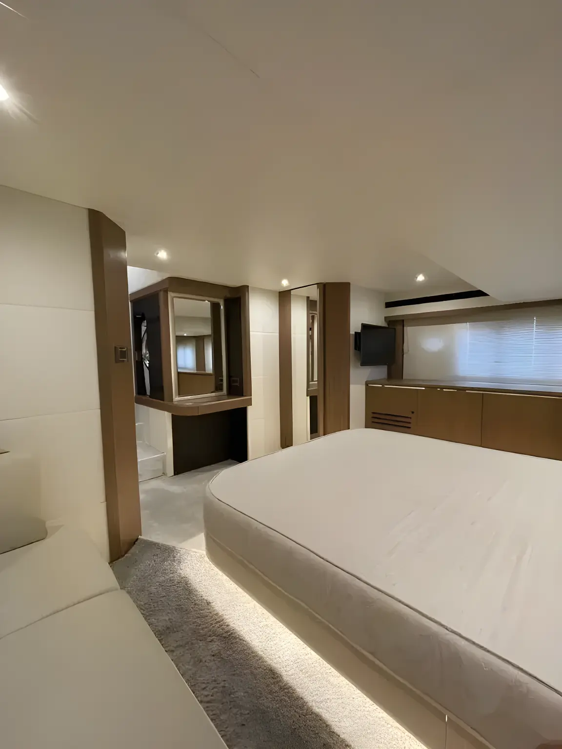 Thumbnail von Absolute 52