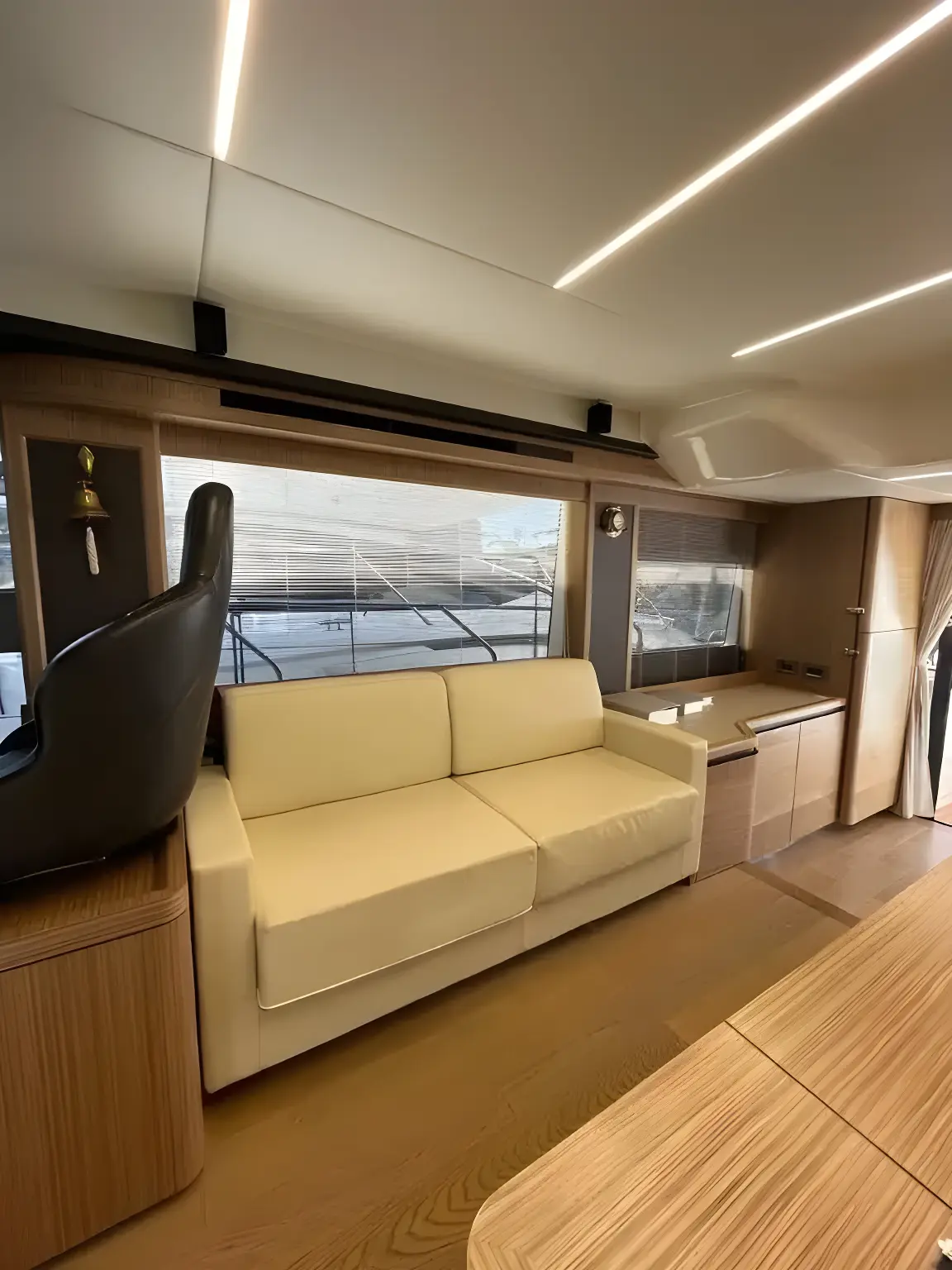 Thumbnail von Absolute 52