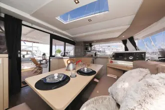 Thumbnail von Fountaine Pajot Lucia 40