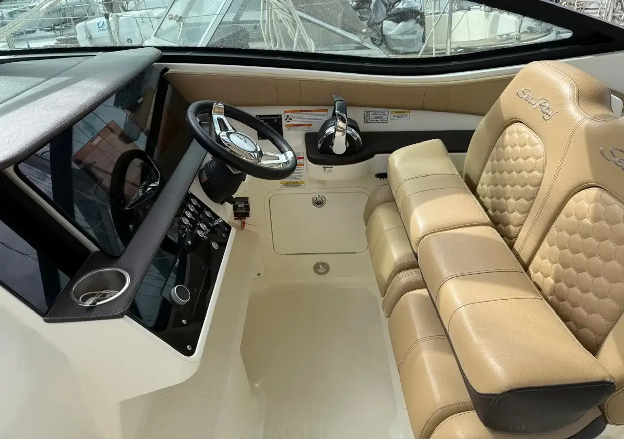 Thumbnail von Sea Ray 320 Sundancer