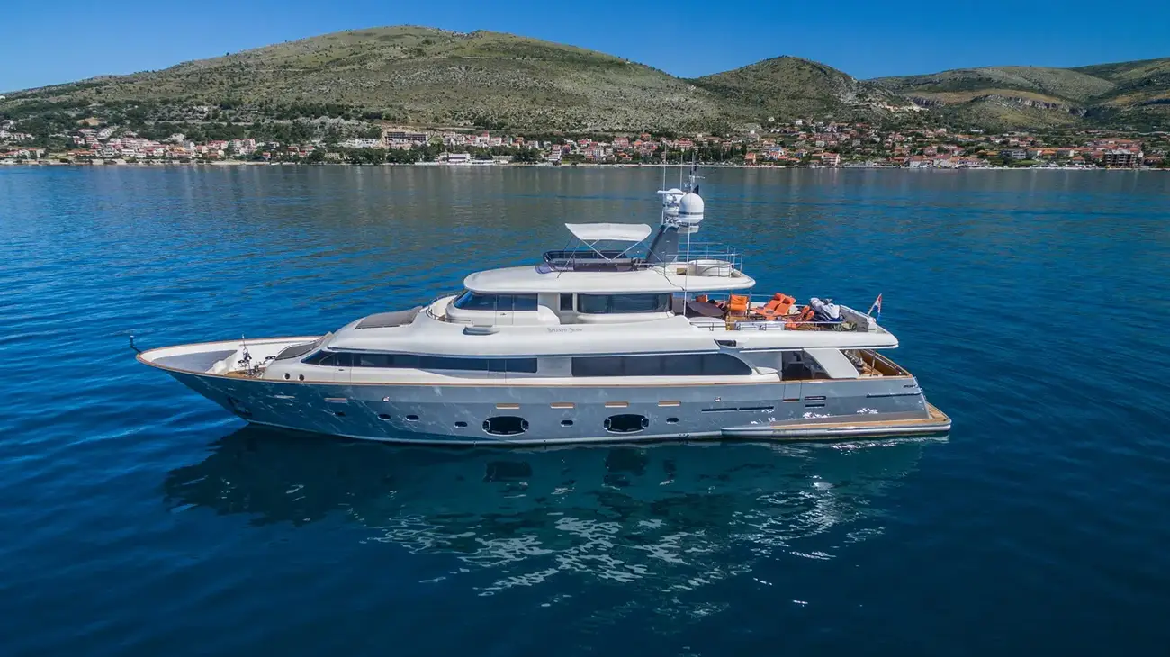 Custom Line Navetta 33 SEVENTH SENSE