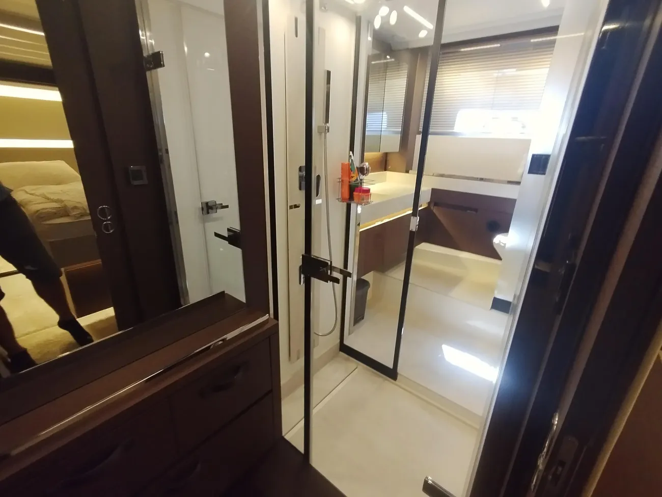 Thumbnail von Prestige 590