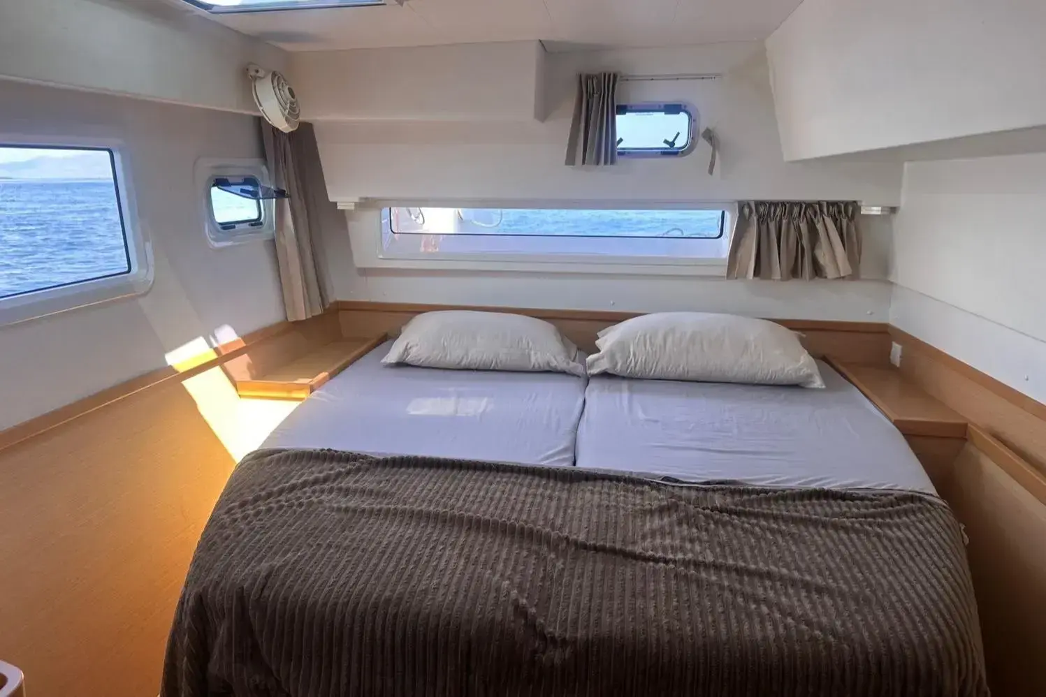 Thumbnail von Lagoon 42 9582624