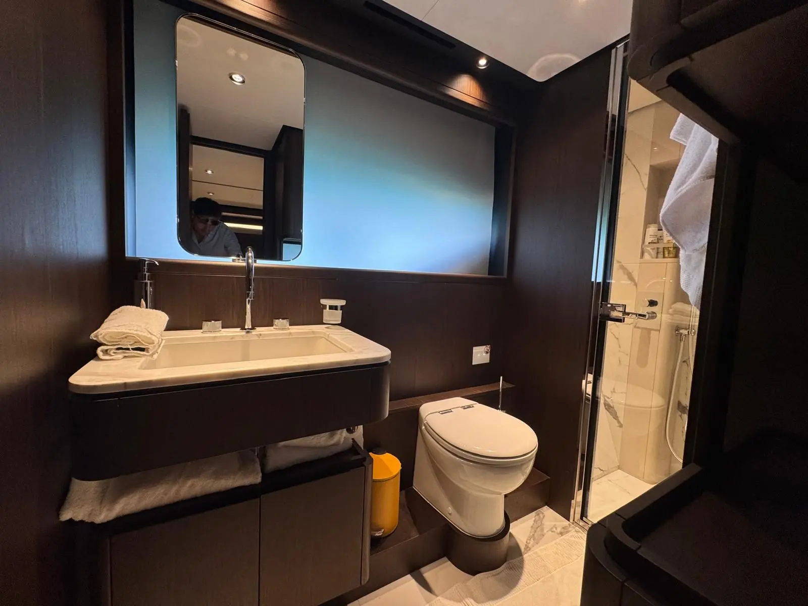 Thumbnail von Ferretti Yachts 860 FERRETTI YACHTS 860