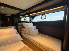 Thumbnail von Ferretti Yachts 860 FERRETTI YACHTS 860