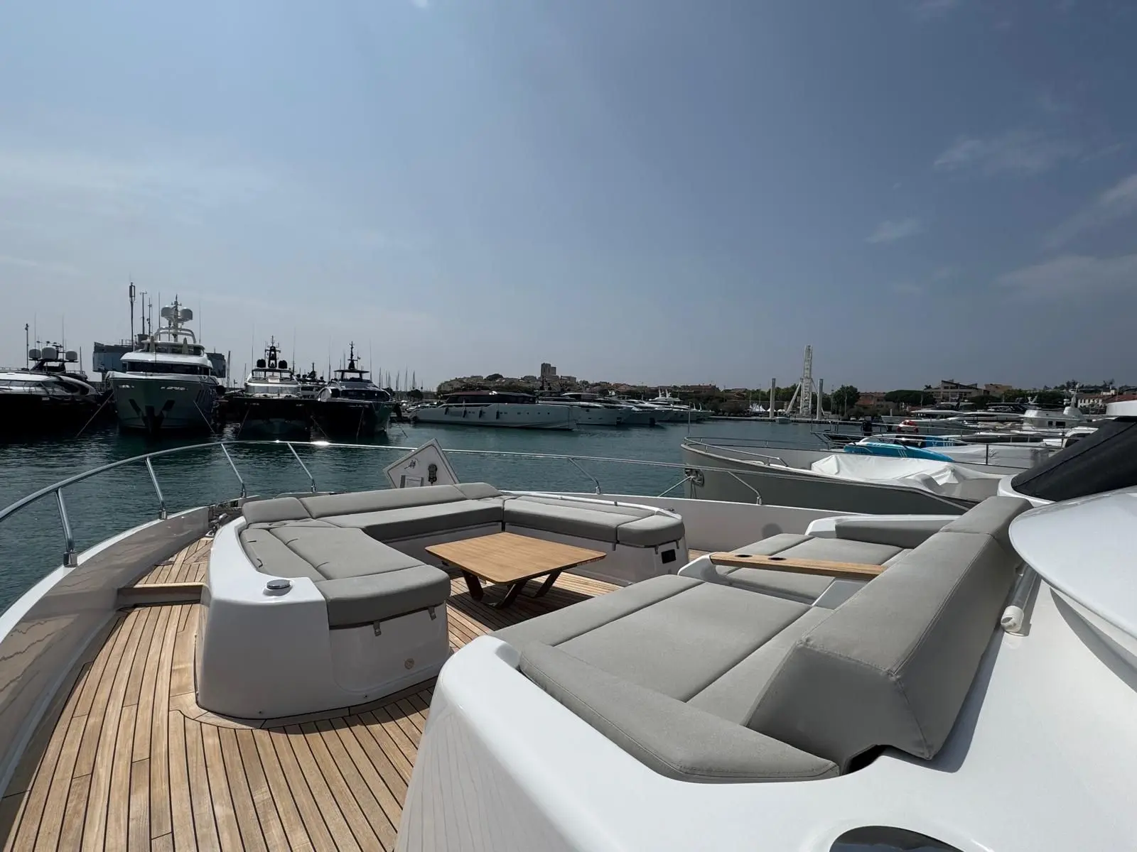 Thumbnail von Ferretti Yachts 860 FERRETTI YACHTS 860