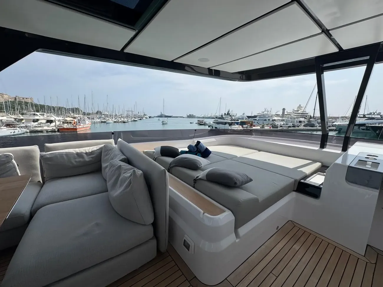 Thumbnail von Ferretti Yachts 860 FERRETTI YACHTS 860
