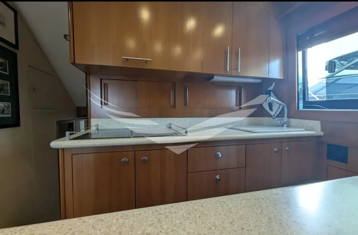 Thumbnail von Hatteras 50 Convertible