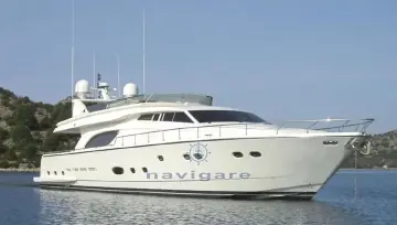 Ferretti Yachts 810