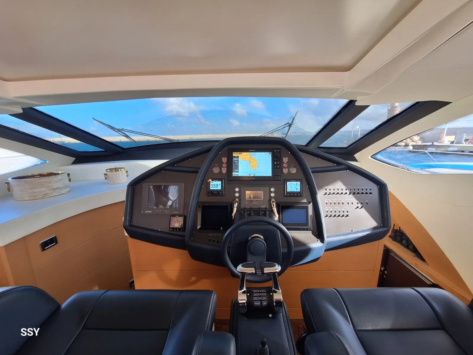 Thumbnail von Pershing 72