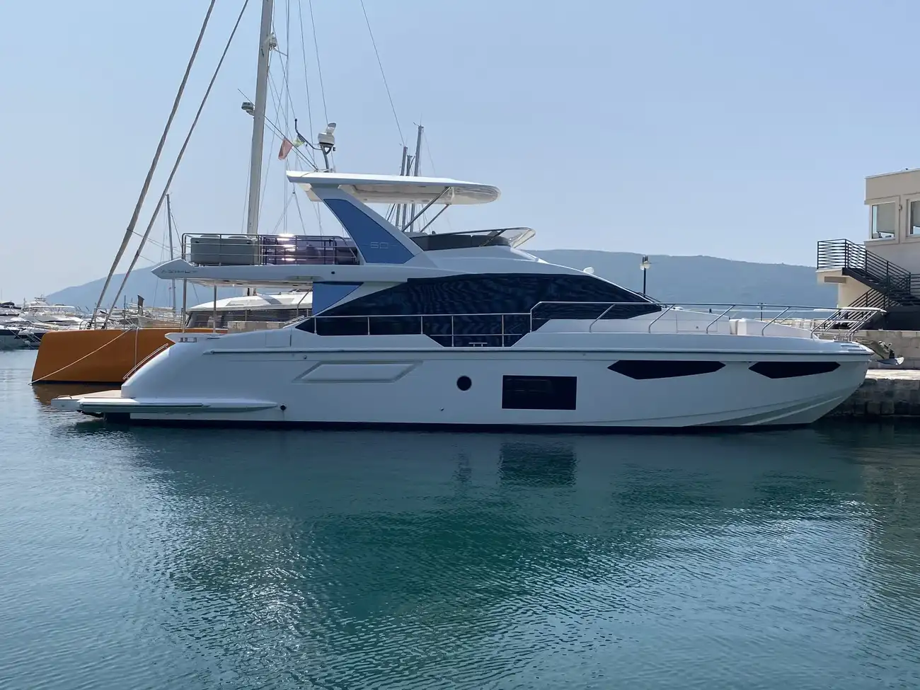 Azimut 60