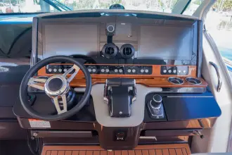 Thumbnail von Tiara Yachts 43LS