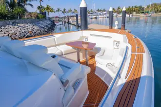Thumbnail von Tiara Yachts 43LS