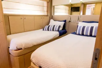 Thumbnail von Ferretti Yachts 720