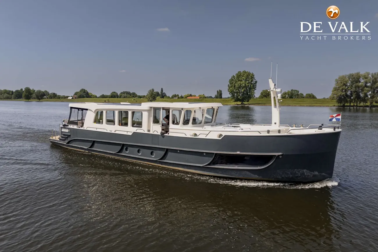 Euroship Services BV Deksalon 1950