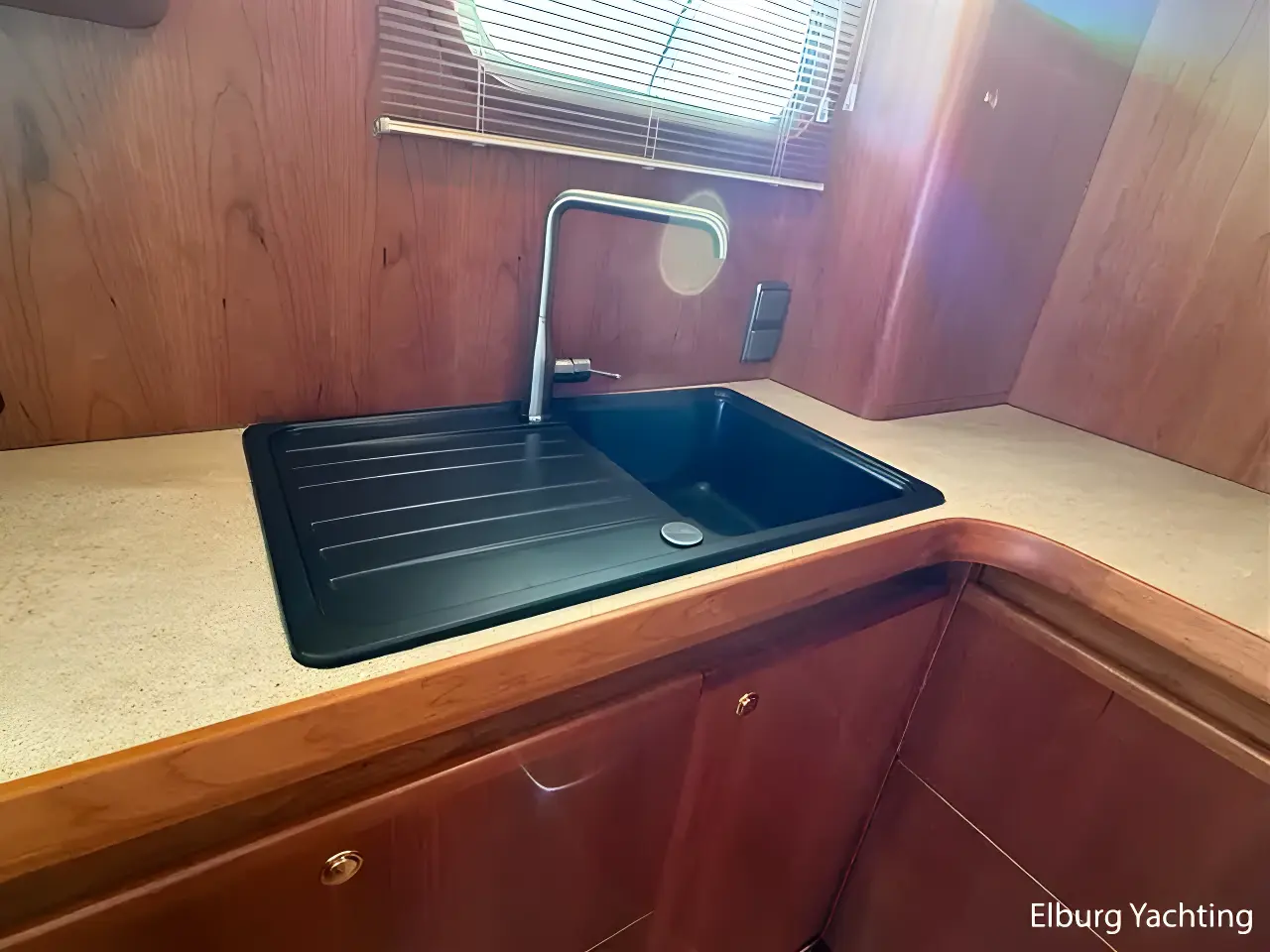 Thumbnail von Altena Blue Water Trawler 50