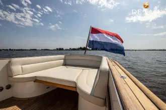 Thumbnail von Long Island Yachts 33 Runabout Hybrid