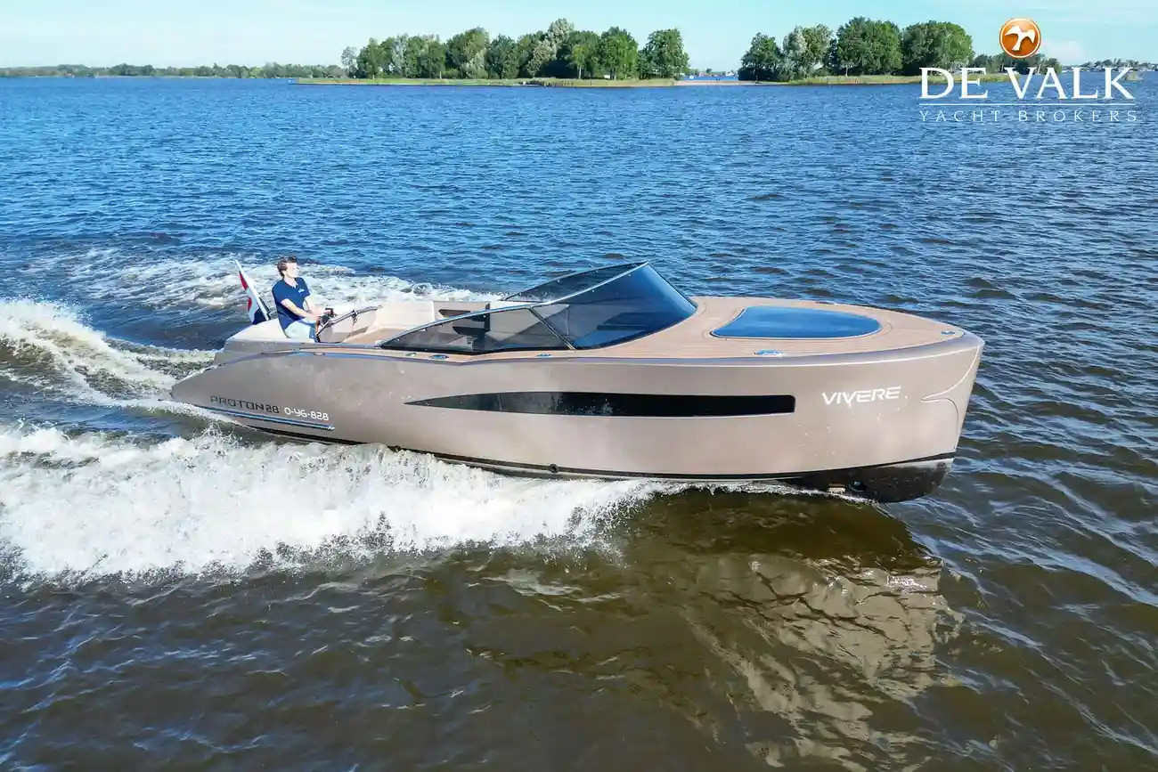 Proton Yachts 28 Lounge