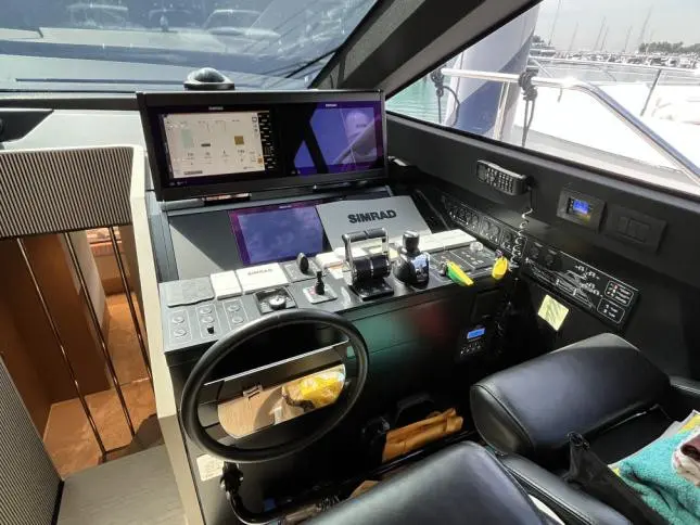 Thumbnail von Ferretti Yachts 720 LEME