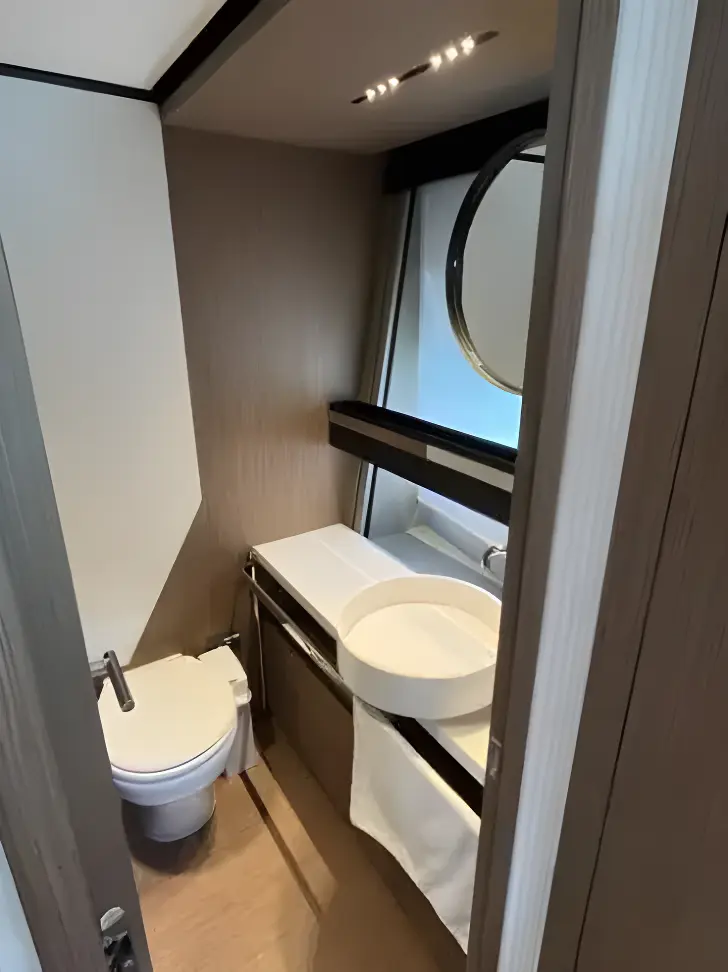 Thumbnail von Ferretti Yachts 720 LEME