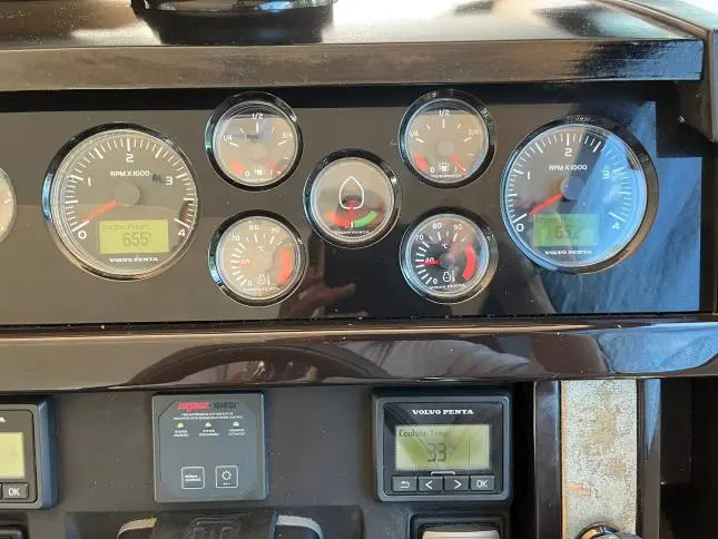 Thumbnail von Fairline Squadron 42 n/a