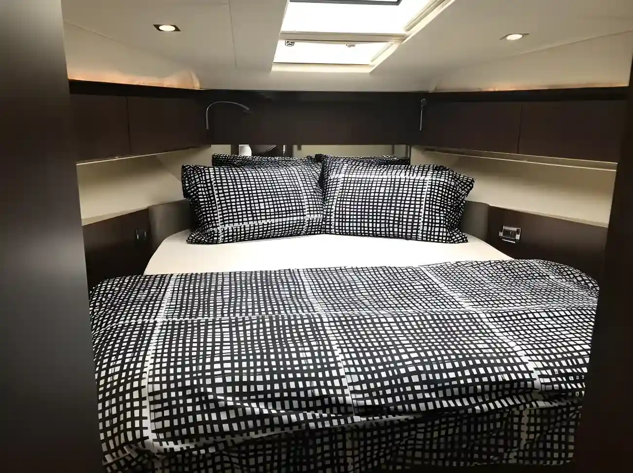 Thumbnail von Fairline Squadron 42 n/a