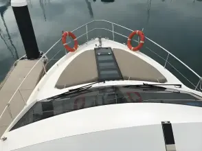 Thumbnail von Fairline Squadron 42 n/a