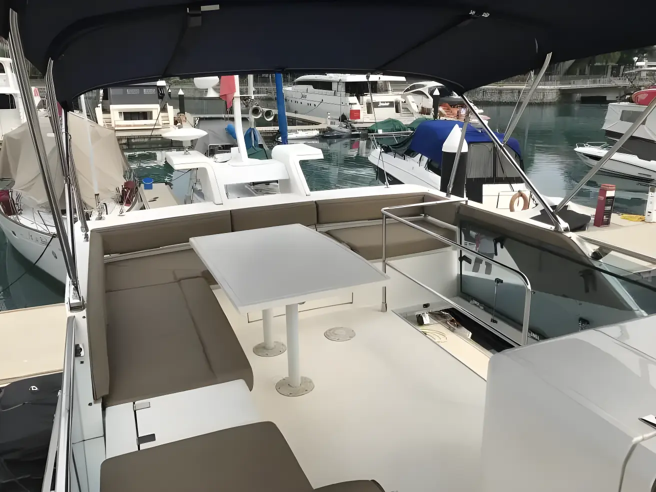 Thumbnail von Fairline Squadron 42 n/a