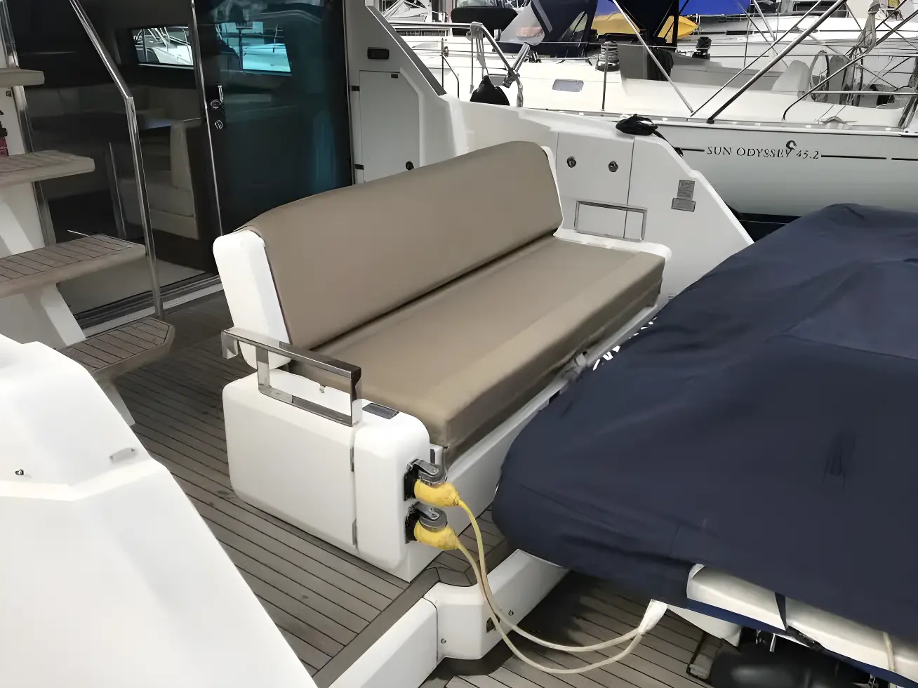 Thumbnail von Fairline Squadron 42 n/a