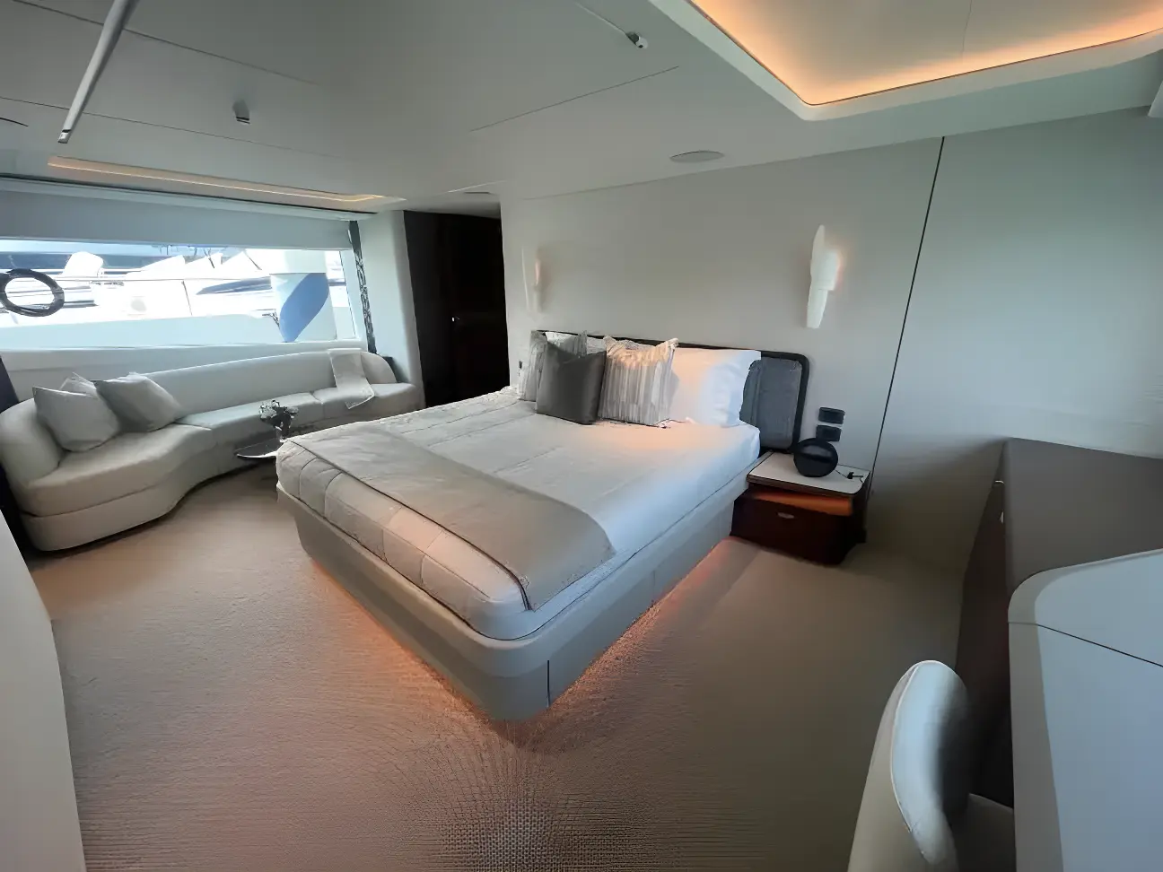 Thumbnail von Princess Y95 ROVAL