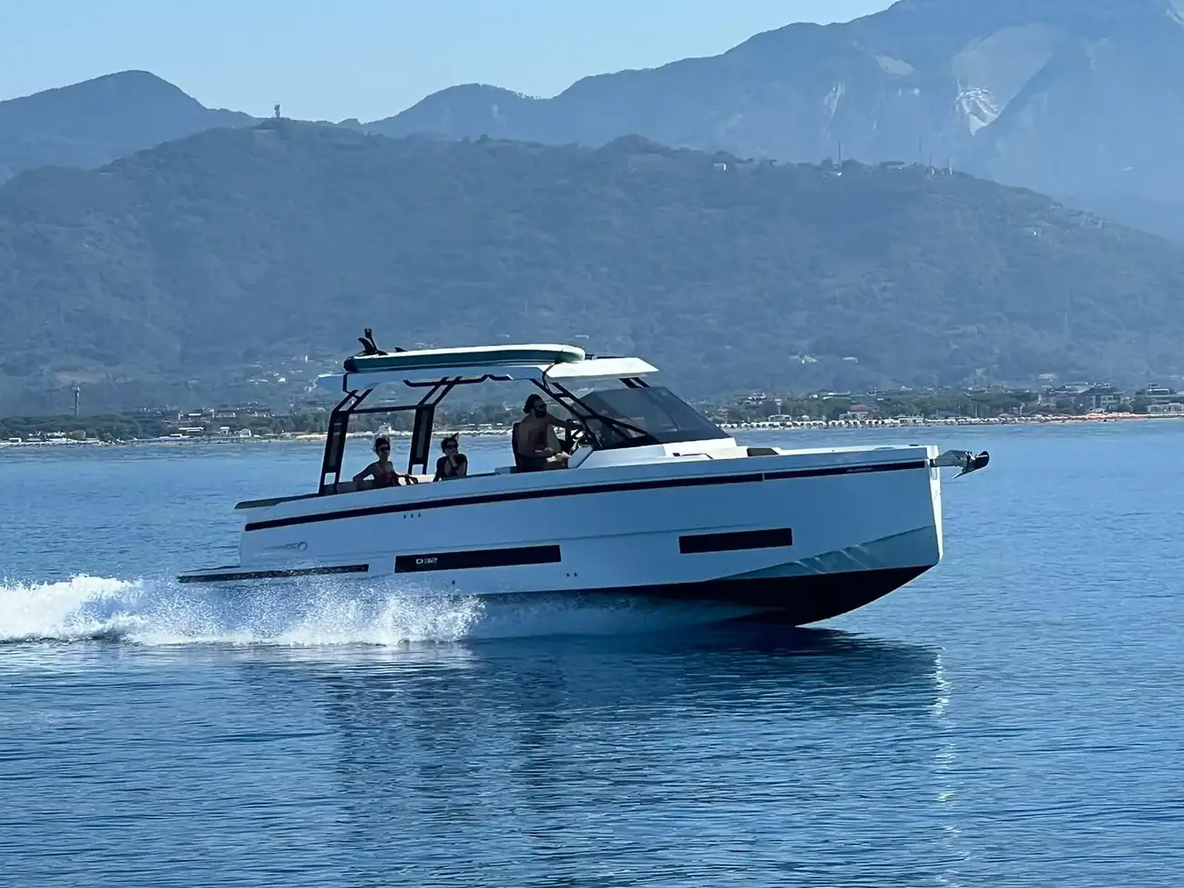 Thumbnail von De Antonio Yachts D32