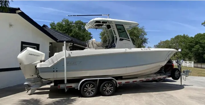 Boston Whaler 250 Outrage