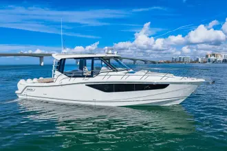 Thumbnail von Boston Whaler 405 Conquest