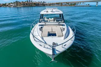 Thumbnail von Boston Whaler 405 Conquest