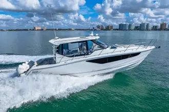 Thumbnail von Boston Whaler 405 Conquest