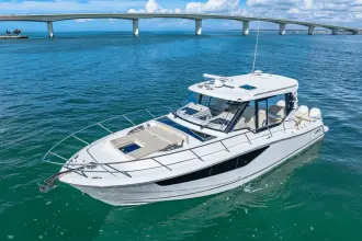 Thumbnail von Boston Whaler 405 Conquest