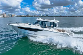 Thumbnail von Boston Whaler 405 Conquest