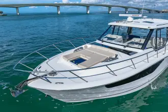 Thumbnail von Boston Whaler 405 Conquest