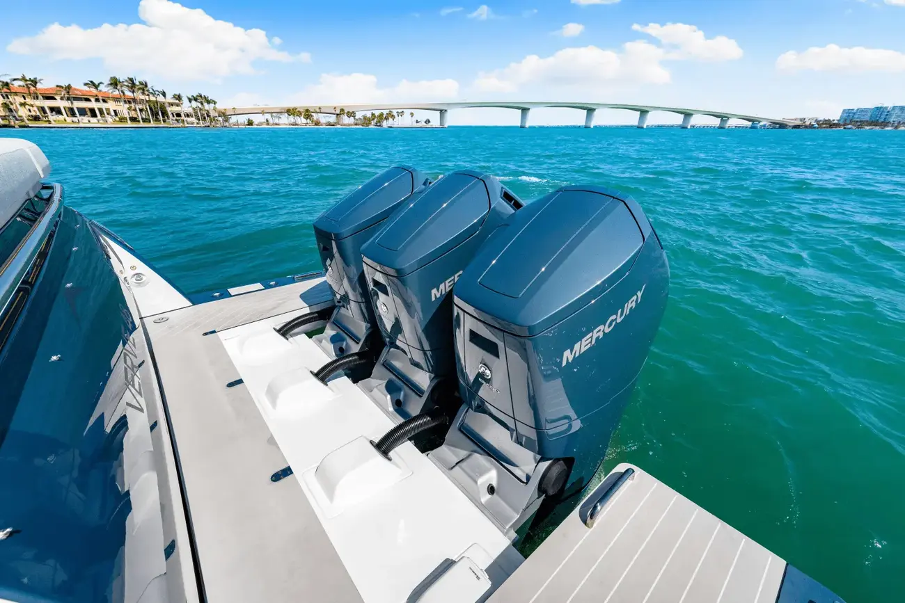 Thumbnail von Azimut 48