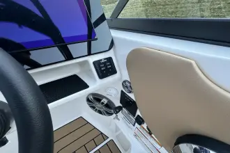 Thumbnail von Sea Ray SDX 270