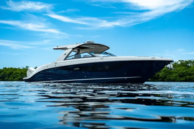 Sea Ray SLX 400 Outboard