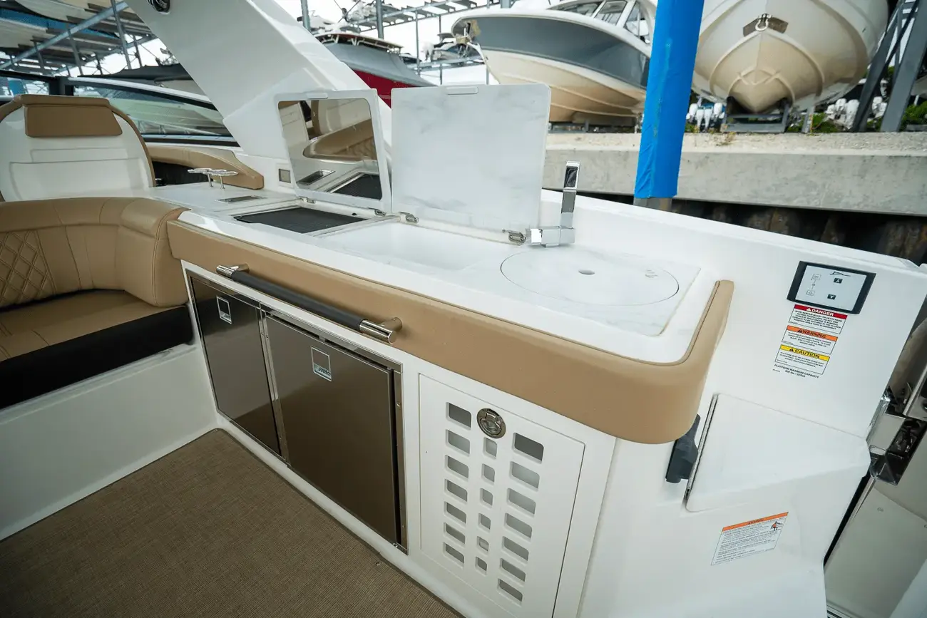 Thumbnail von Sea Ray SLX 400 Outboard