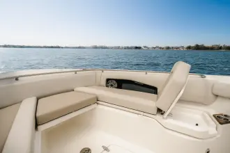 Thumbnail von Boston Whaler 360 Outrage